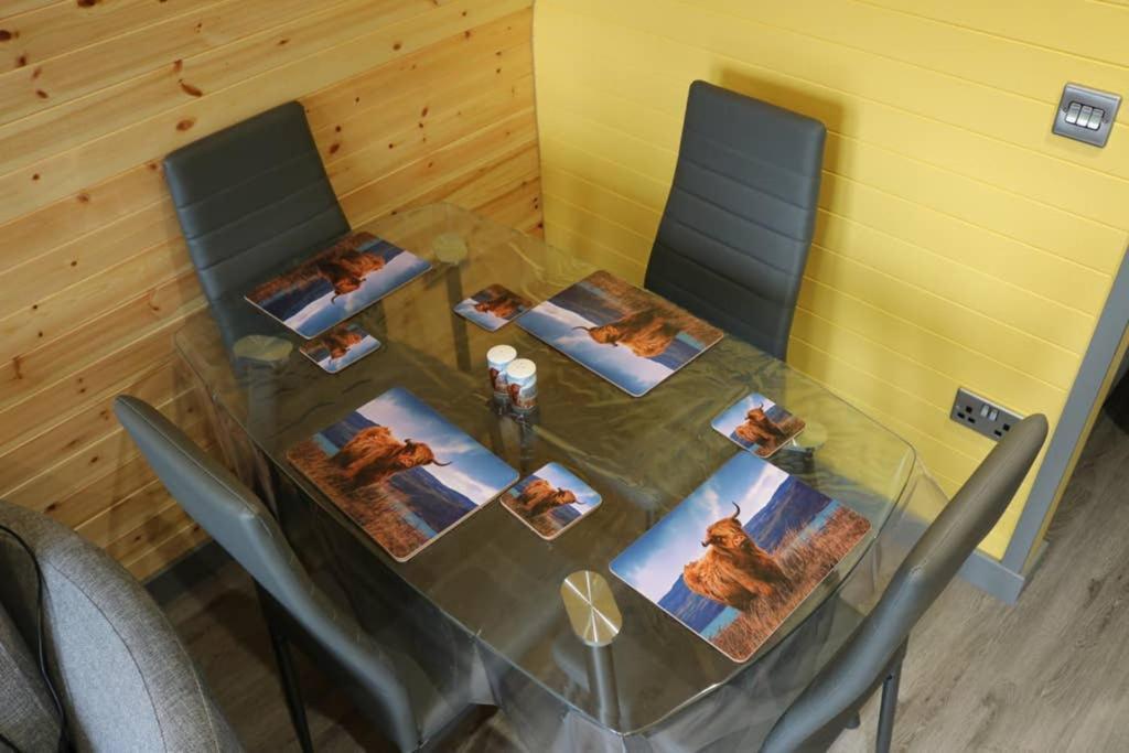 Glampods Glamping Pod - meet Highland Cows&Sheep Elgin Villa Buitenkant foto