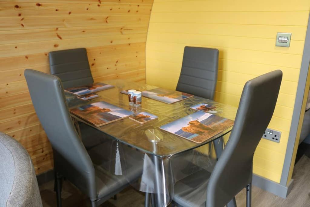 Glampods Glamping Pod - meet Highland Cows&Sheep Elgin Villa Buitenkant foto