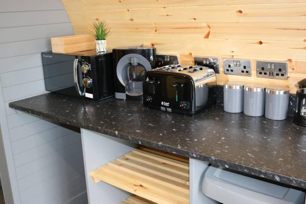 Glampods Glamping Pod - meet Highland Cows&Sheep Elgin Villa Buitenkant foto